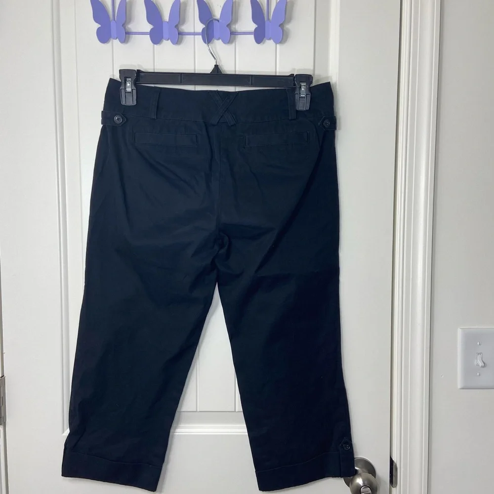 EUC Lands End women’s navy button hem capri cropped khaki pants bottoms 8 petite - Picture 4 of 6